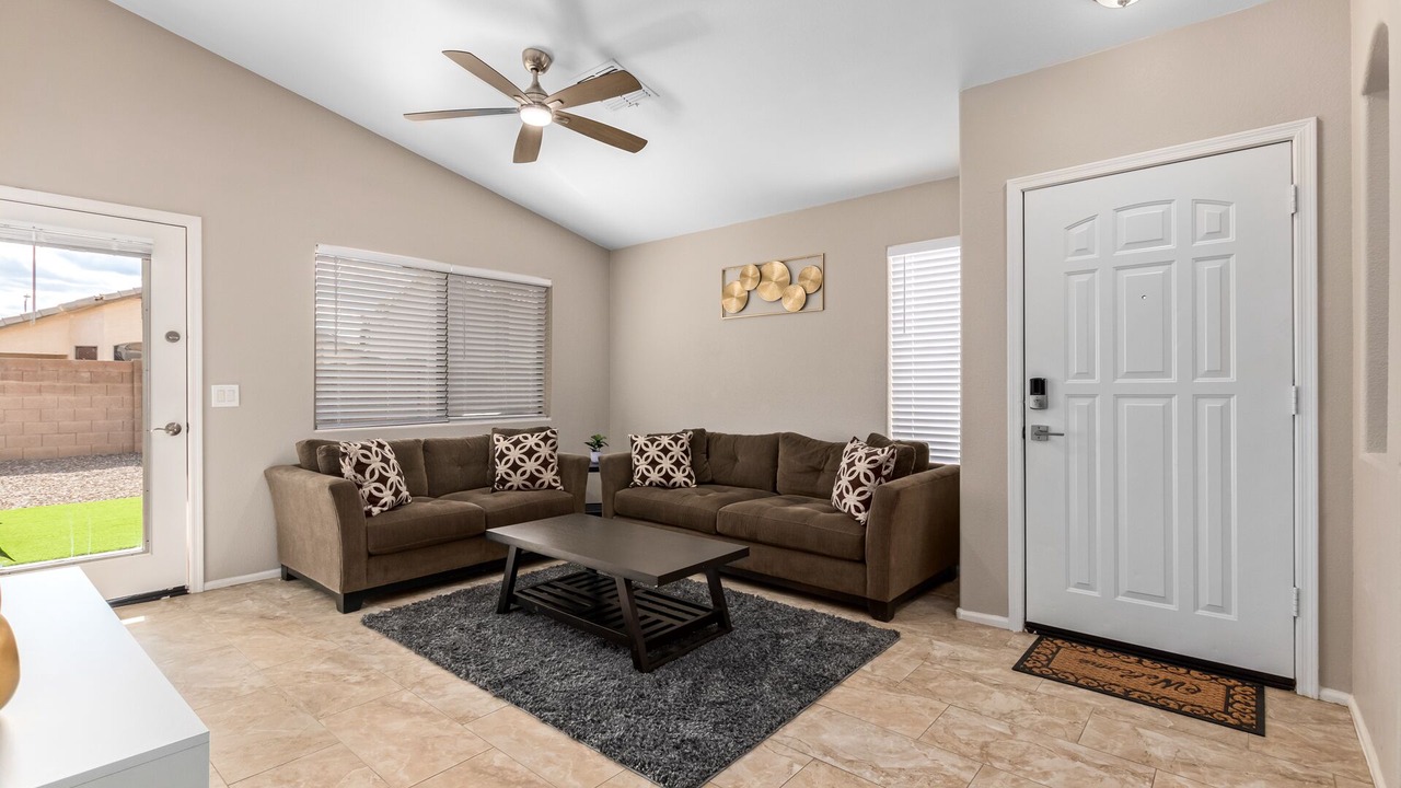 Photo of Livingroom in Canyon Trails