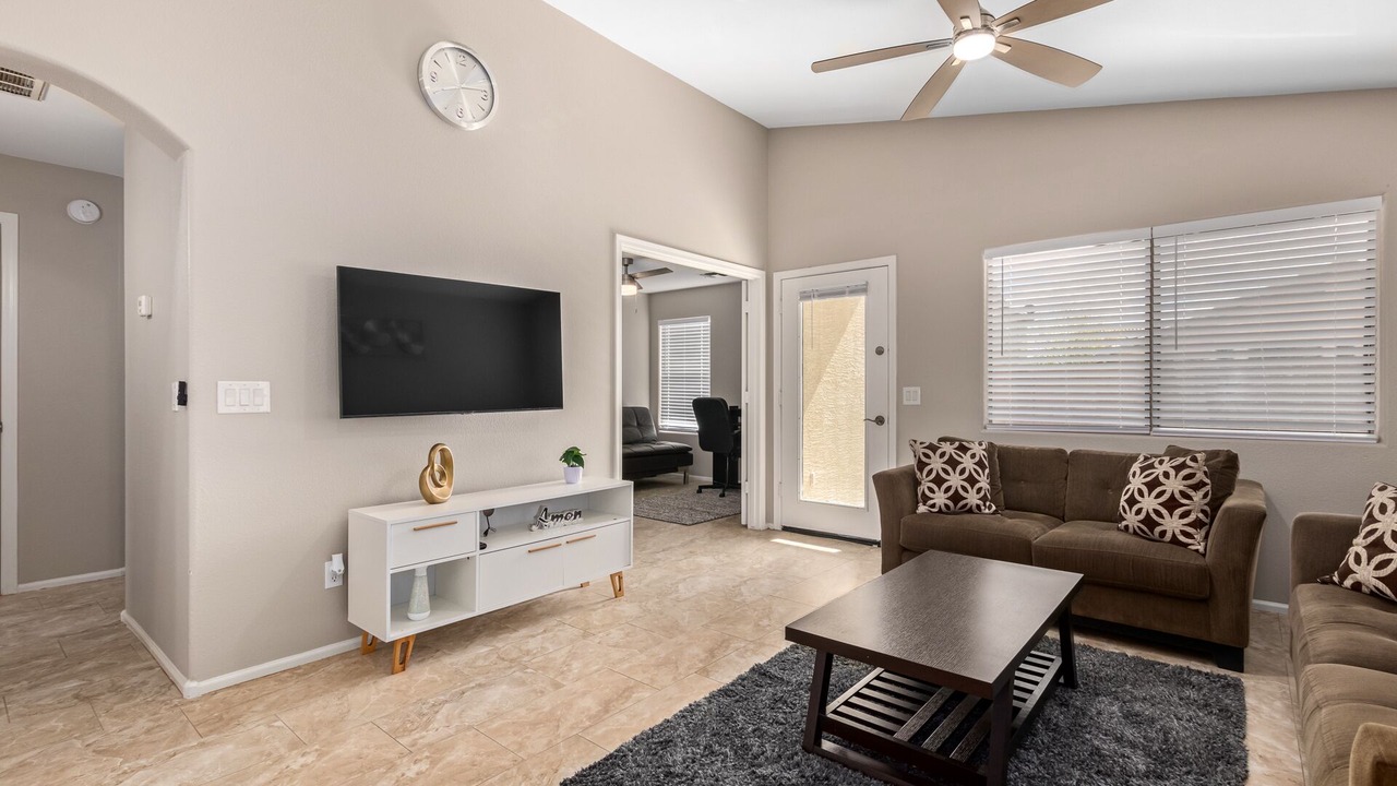 Photo of Livingroom in Canyon Trails