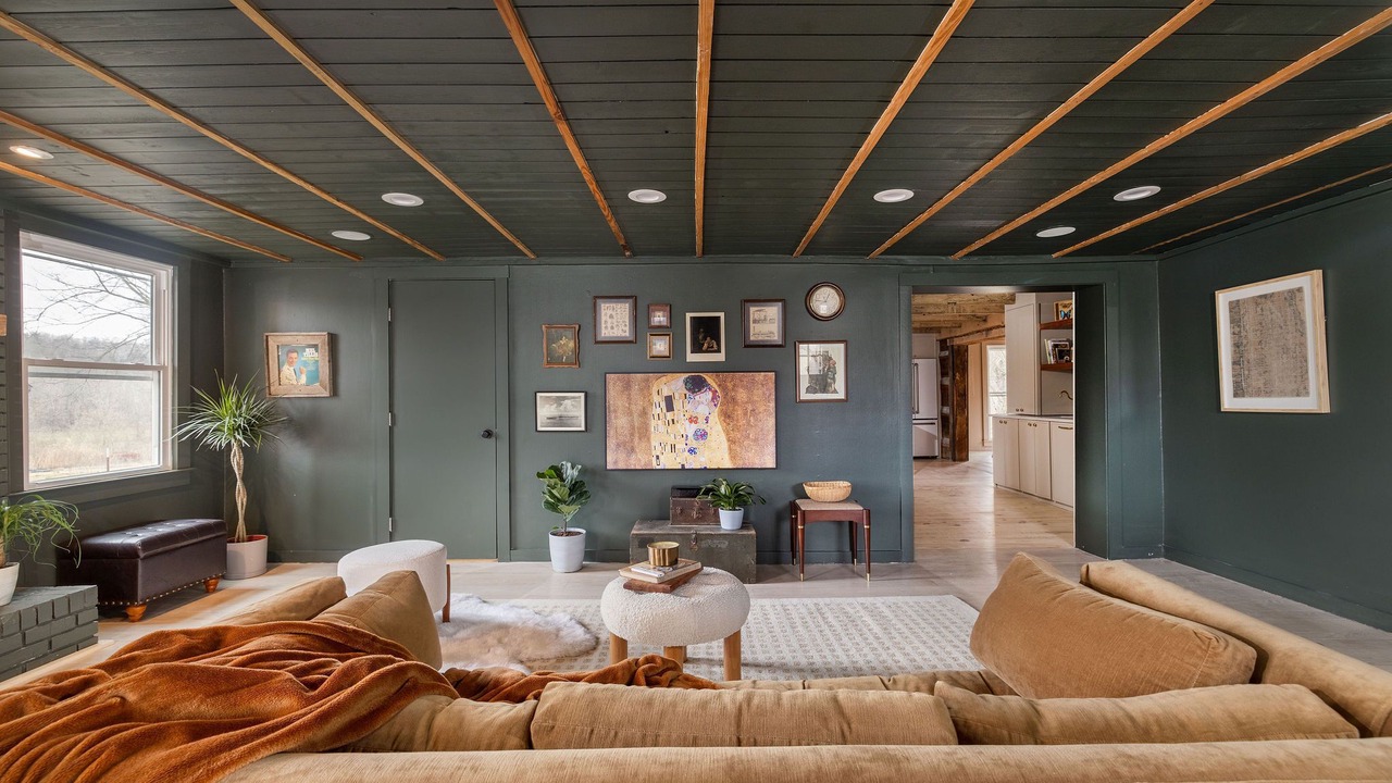 Photo of Livingroom in Ashland City