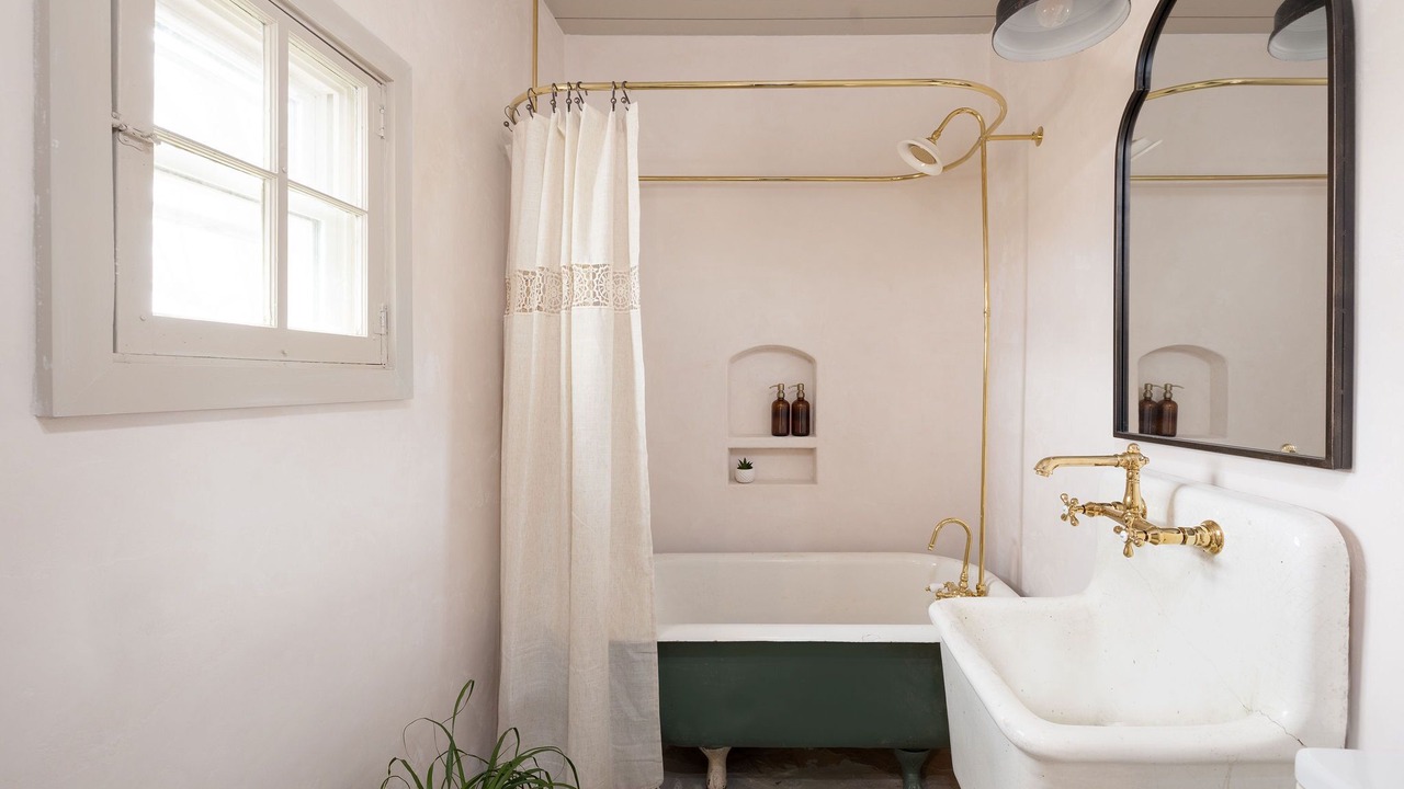 Photo of Bathroom in Ashland City