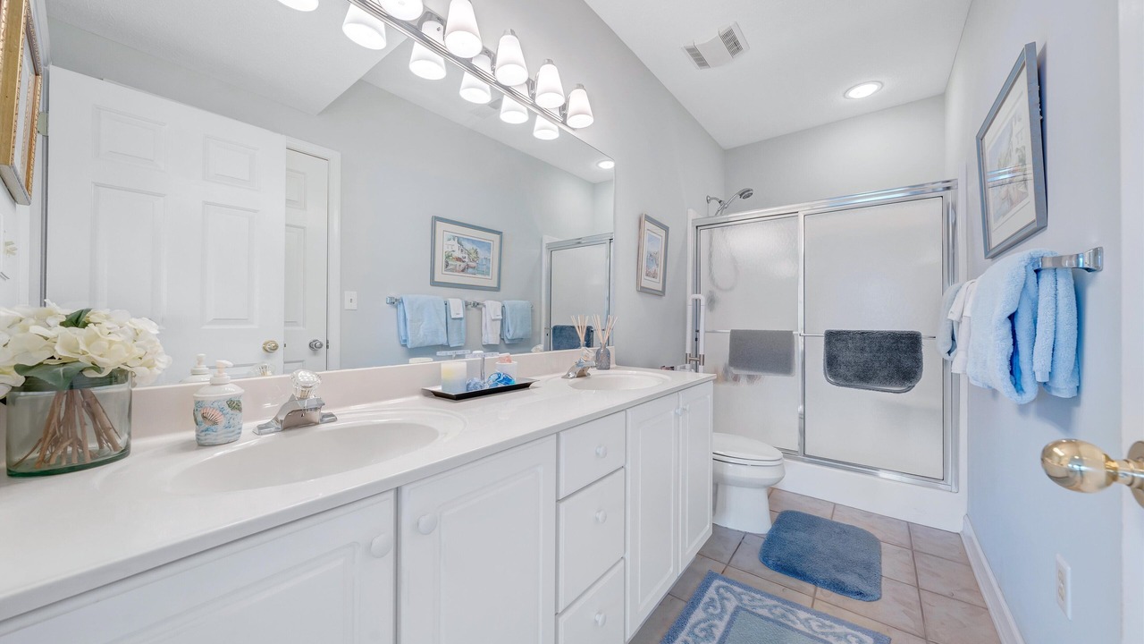 Photo of Bathroom in Huddleston