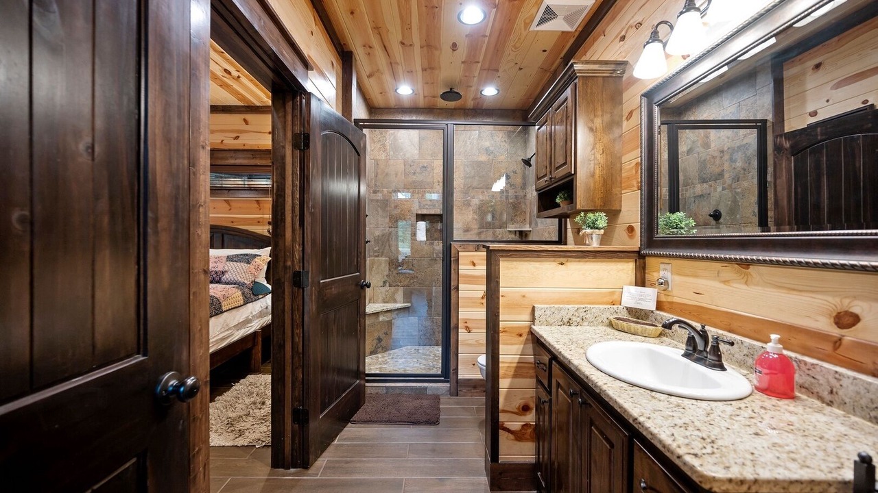 Photo of Bathroom in Hochatown