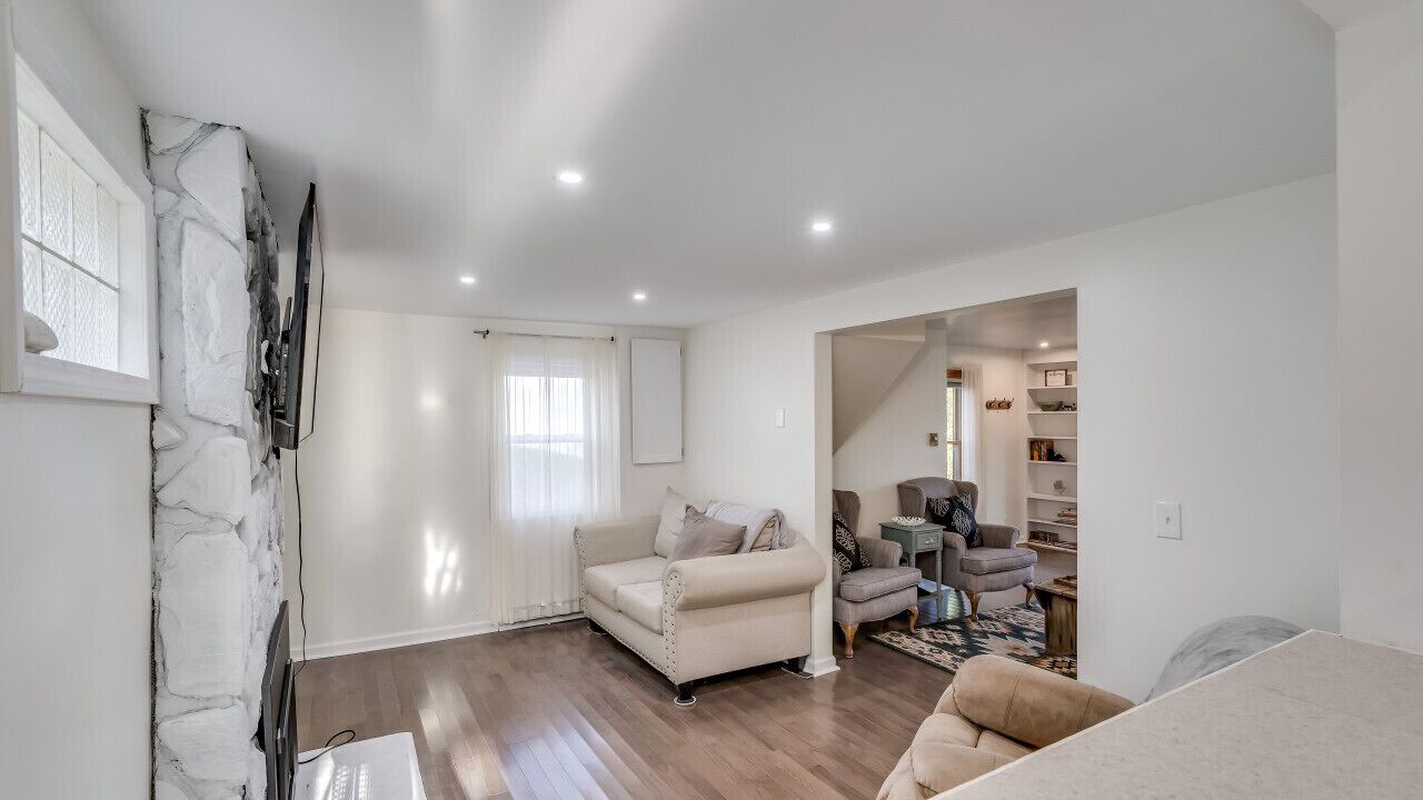 Photo of Livingroom in Dexter