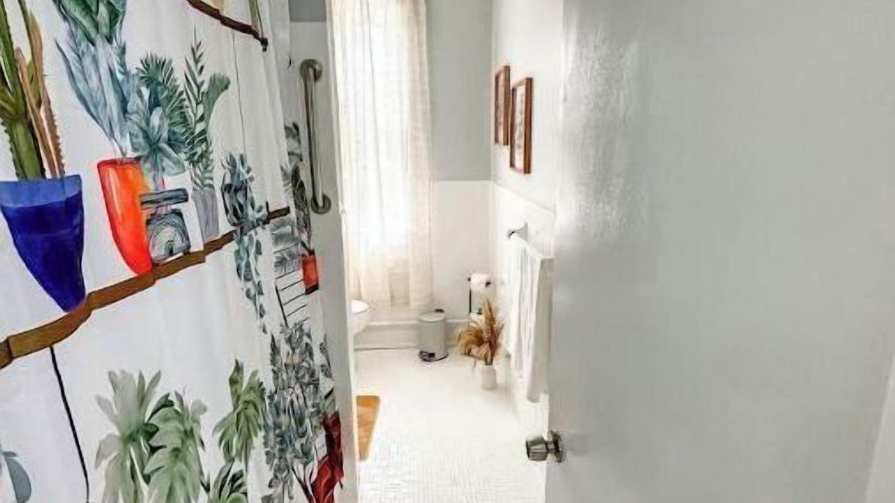 Photo of Others in Dwight