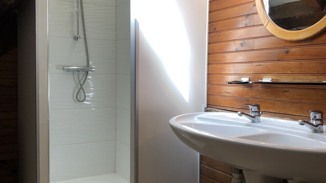 Photo of Bathroom in Chevigny-en-Valiere