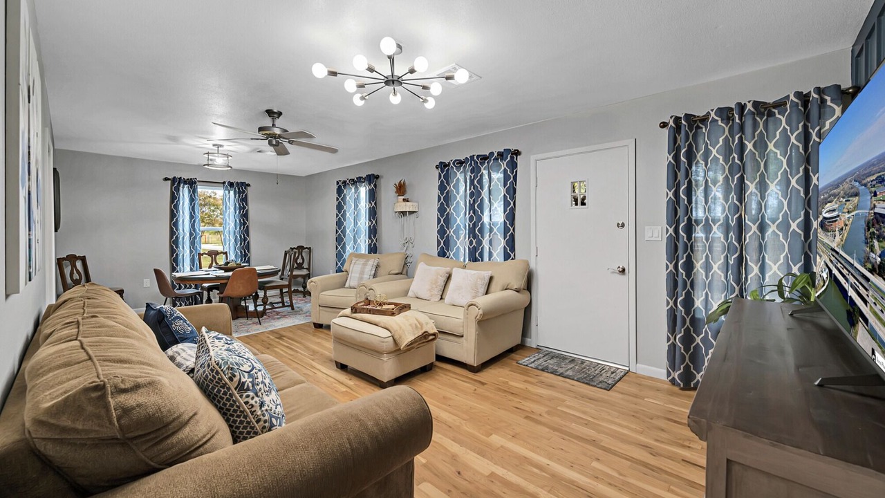 Photo of Livingroom in Waco