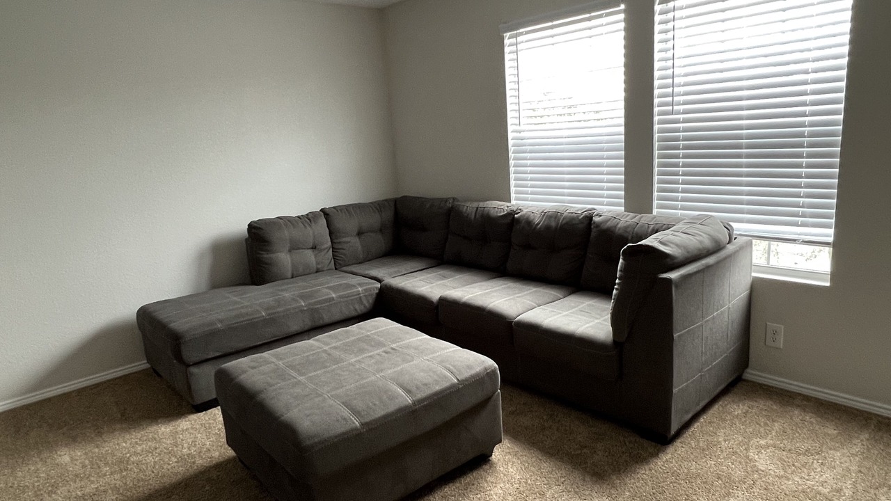 Photo of Livingroom in Far North Central