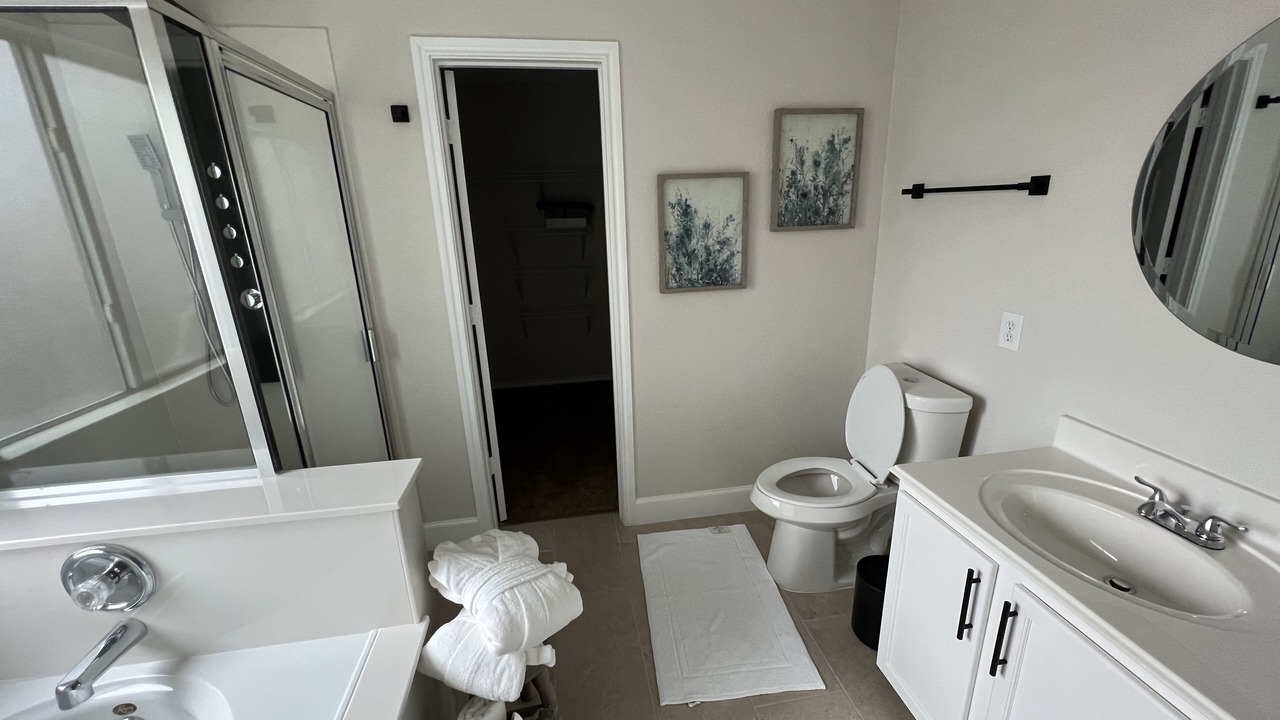 Photo of Bathroom in Far North Central