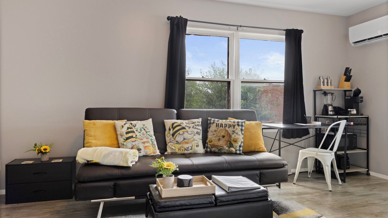 Photo of Livingroom in Aurora