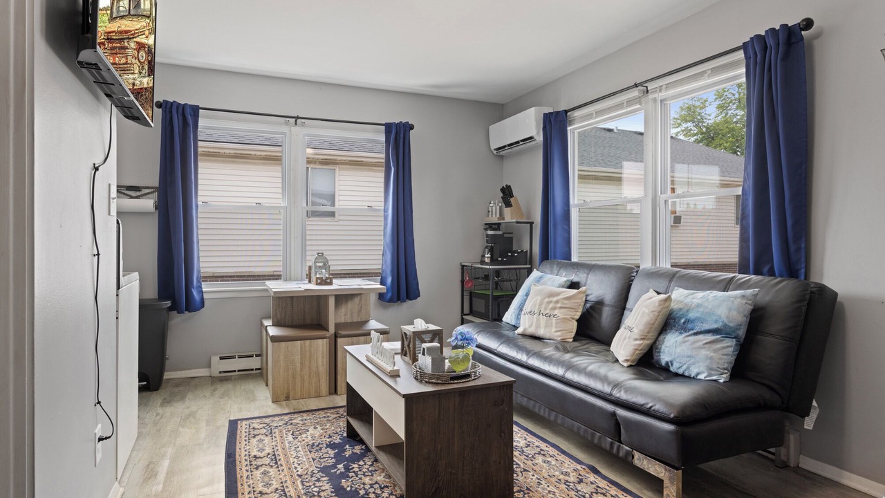 Photo of Livingroom in Aurora