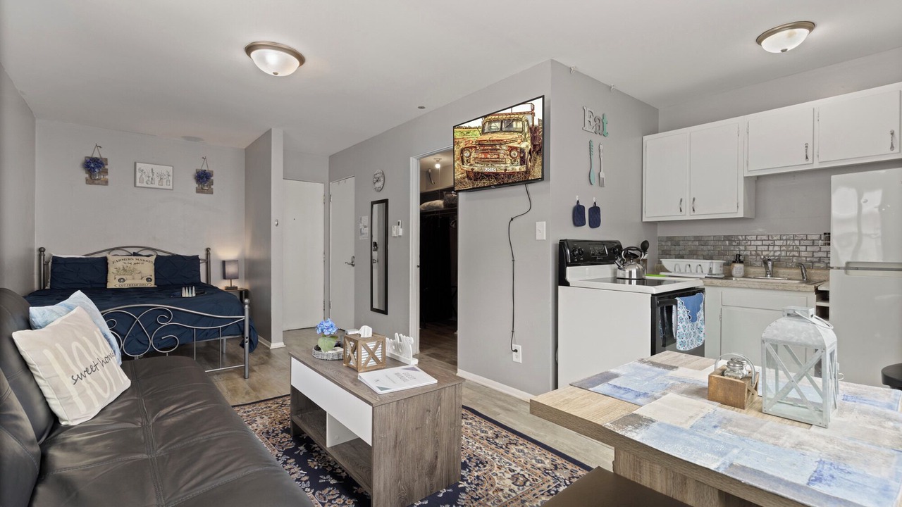 Photo of Livingroom in Aurora