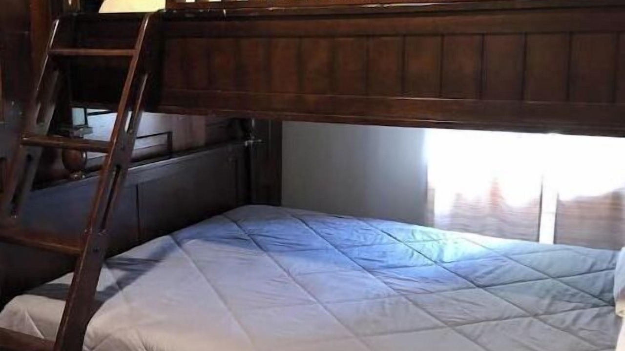 Photo of Bedroom in Manns Choice