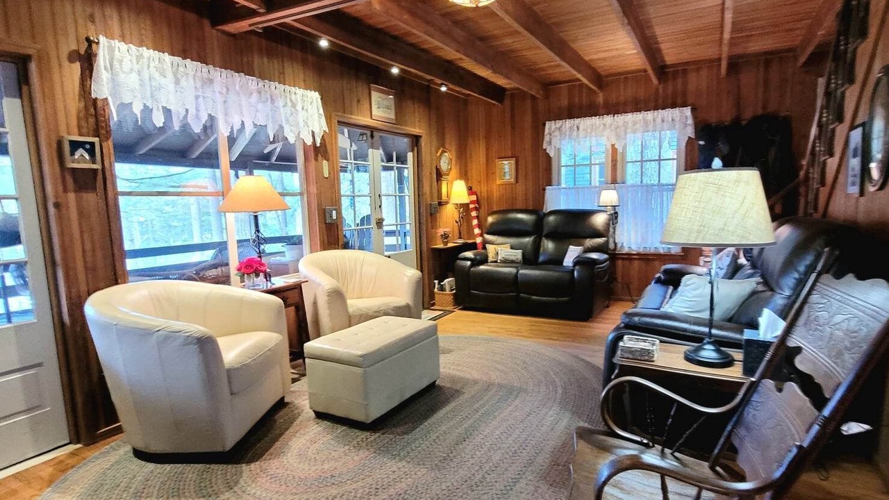 Photo of Livingroom in Mount Gretna