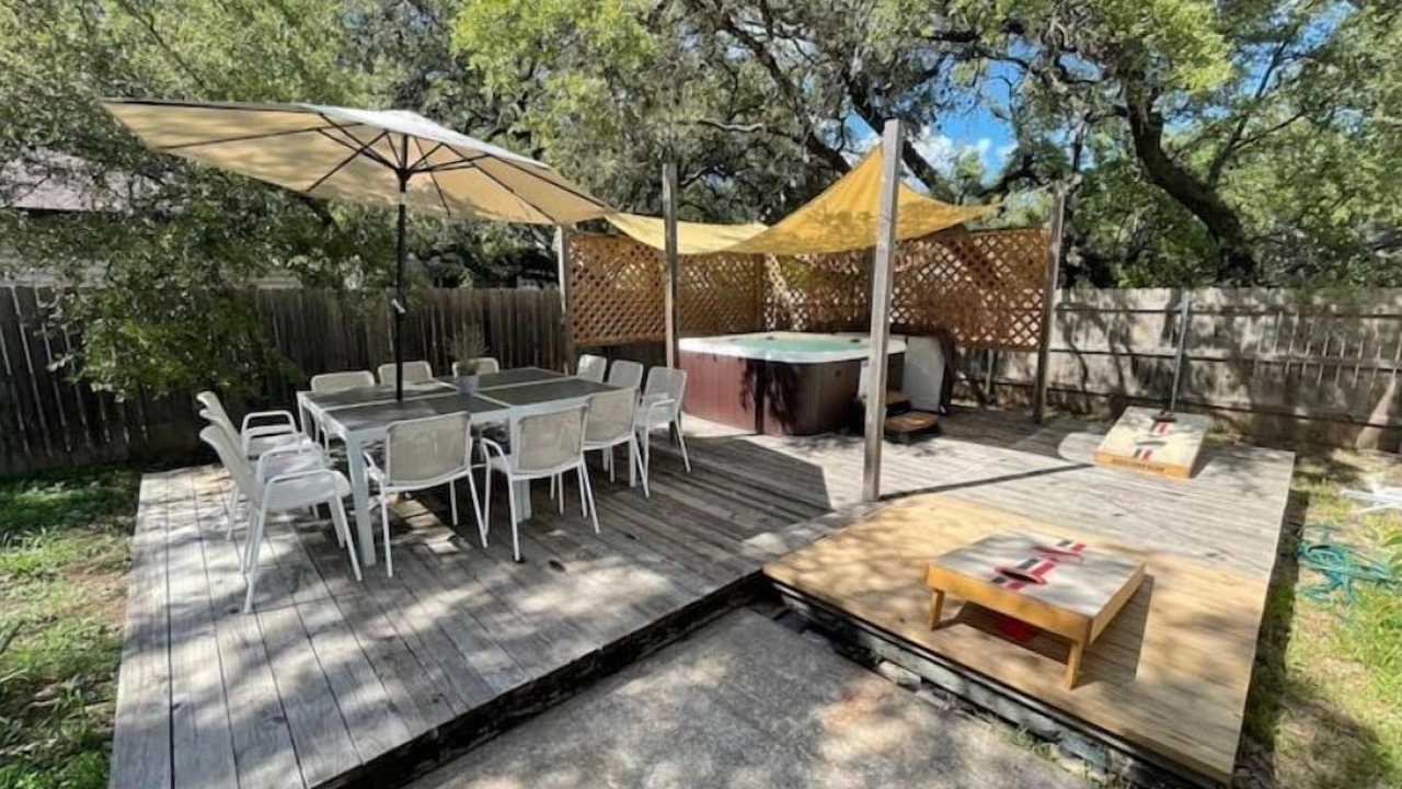 Photo of Outdoor in McNeil