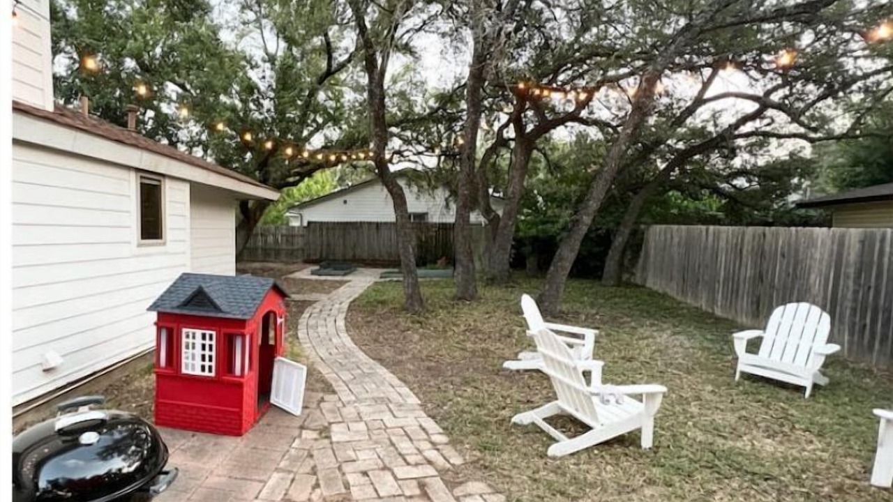 Photo of Outdoor in McNeil
