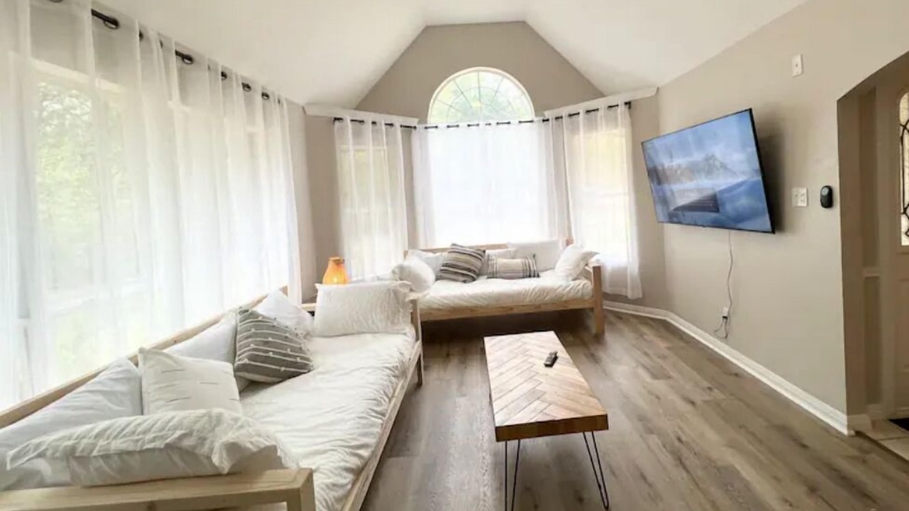 Photo of Livingroom in Bastrop