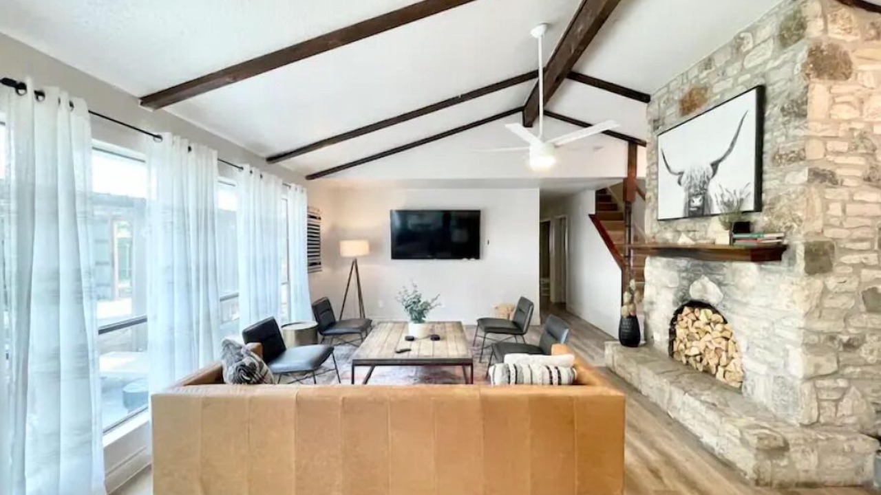 Photo of Livingroom in Indian Oaks