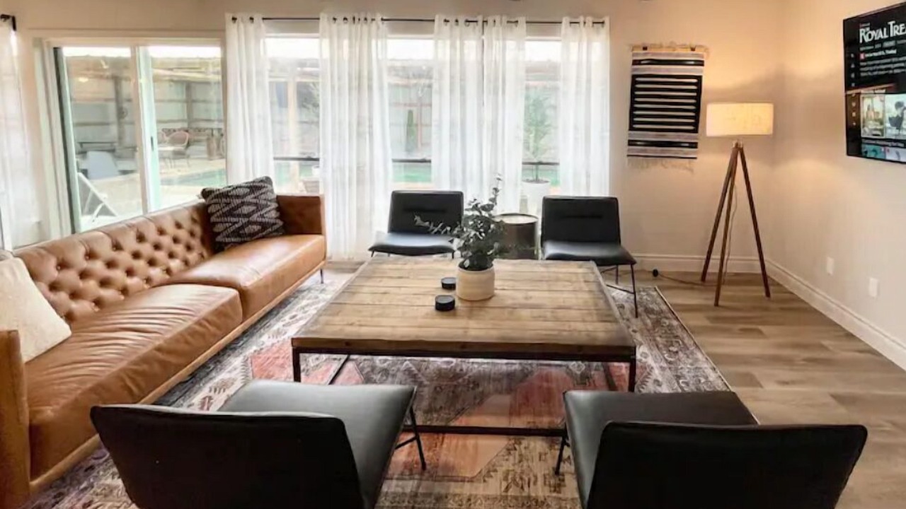 Photo of Livingroom in Indian Oaks