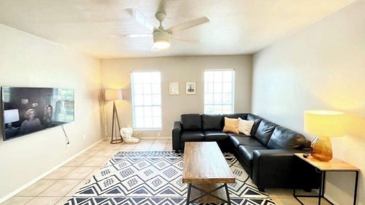 Photo of Livingroom in Parker Lane
