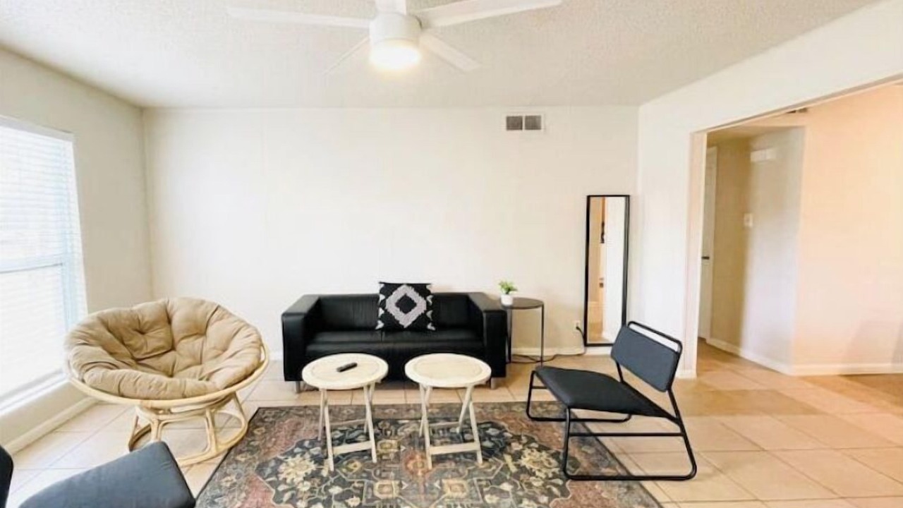 Photo of Livingroom in Parker Lane