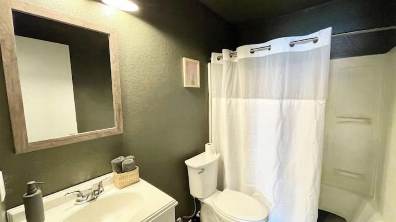 Photo of Bathroom in Parker Lane