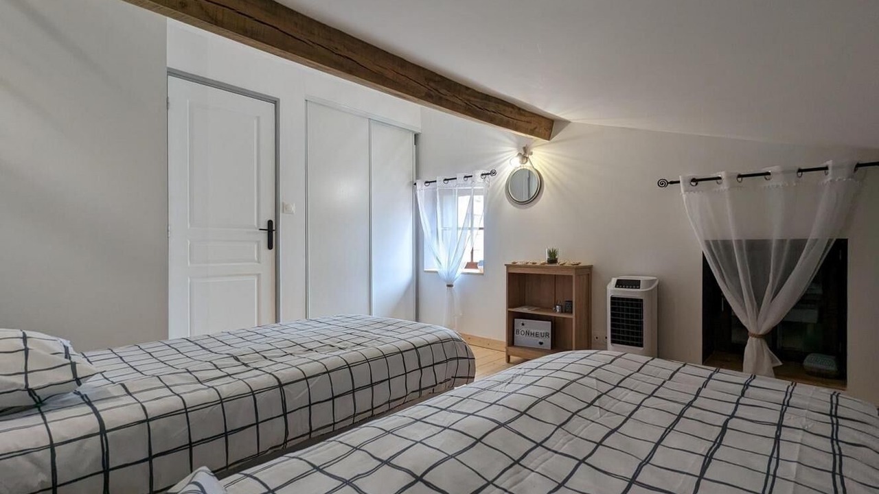 Photo of Bedroom in Saint-Meme-les-Carrieres