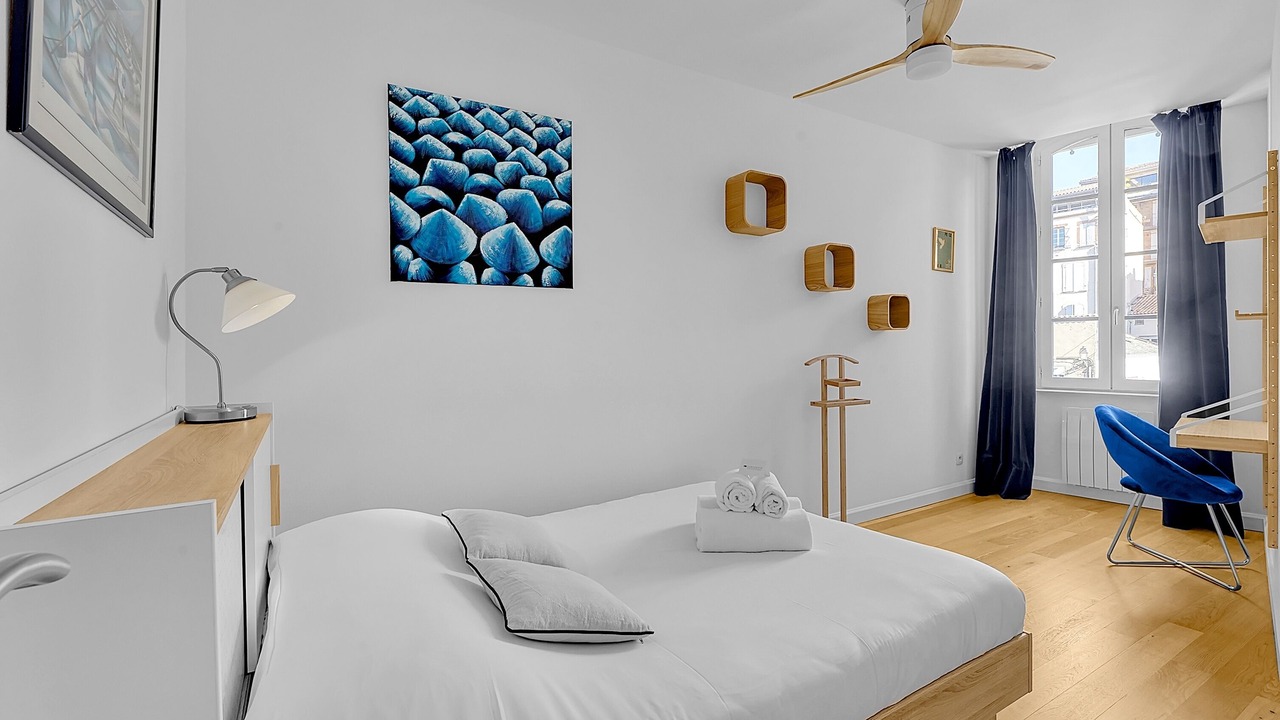 Photo of Bedroom in Carmes