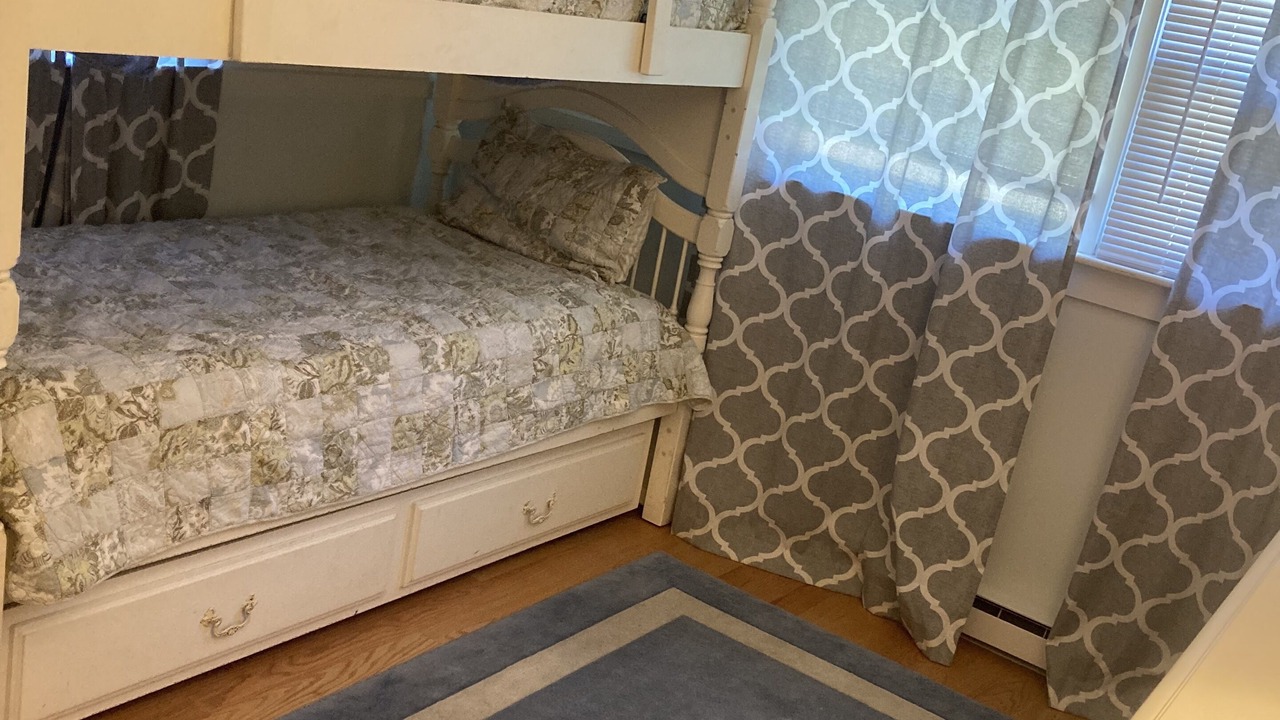 Photo of Bedroom in Saunderstown