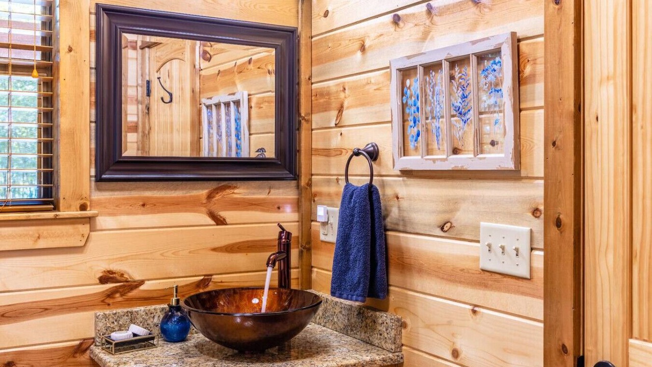 Photo of Bathroom in Hochatown