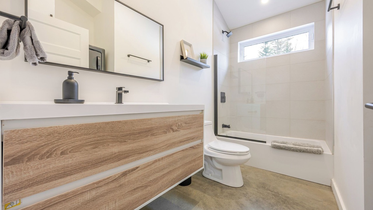 Photo of Bathroom in Saint-Tite-des-Caps