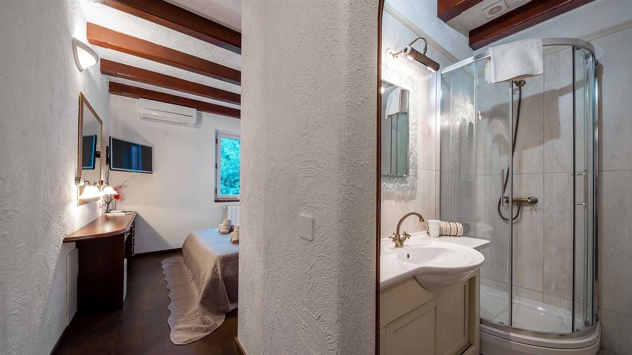 Photo of Bathroom in Obrs