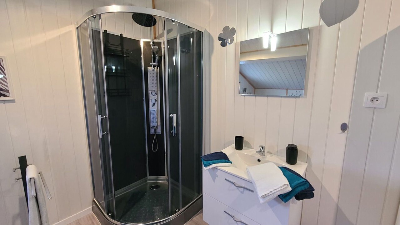 Photo of Bathroom in Taintrux
