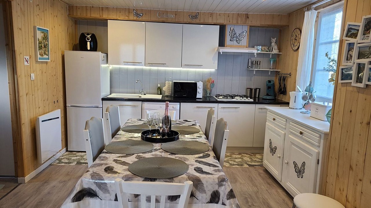 Photo of Kitchen in Taintrux