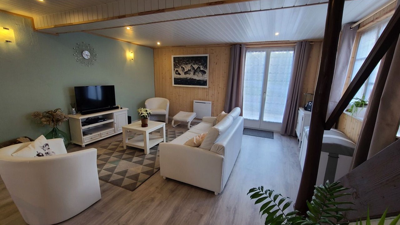 Photo of Livingroom in Taintrux