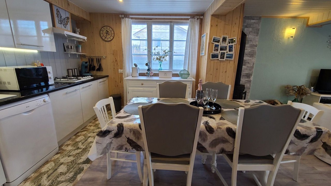 Photo of Kitchen in Taintrux