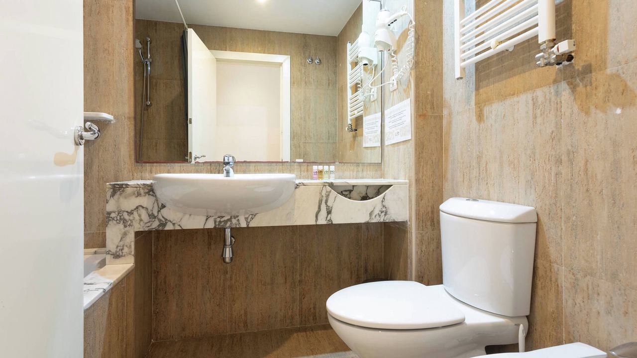 Photo of Bathroom in Sants