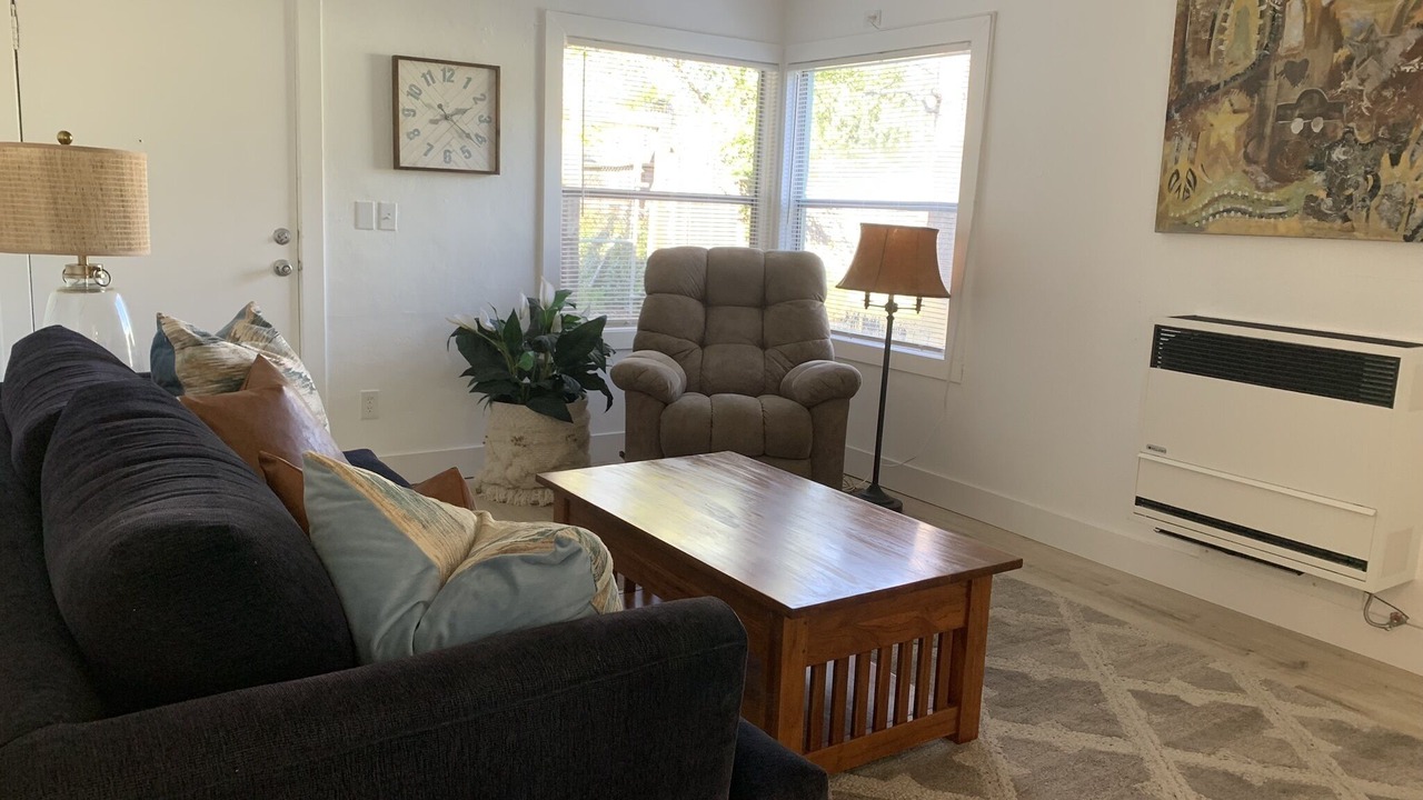 Photo of Livingroom in Cloverdale