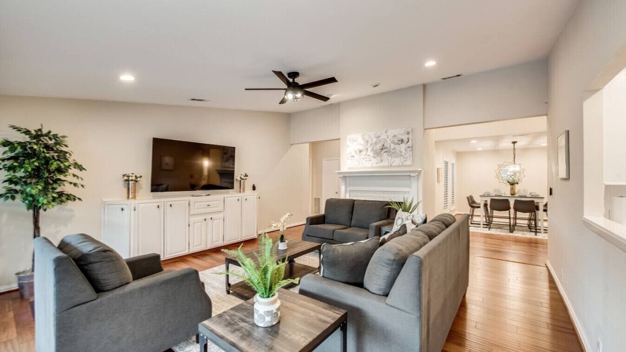 Photo of Livingroom in Lake Highlands