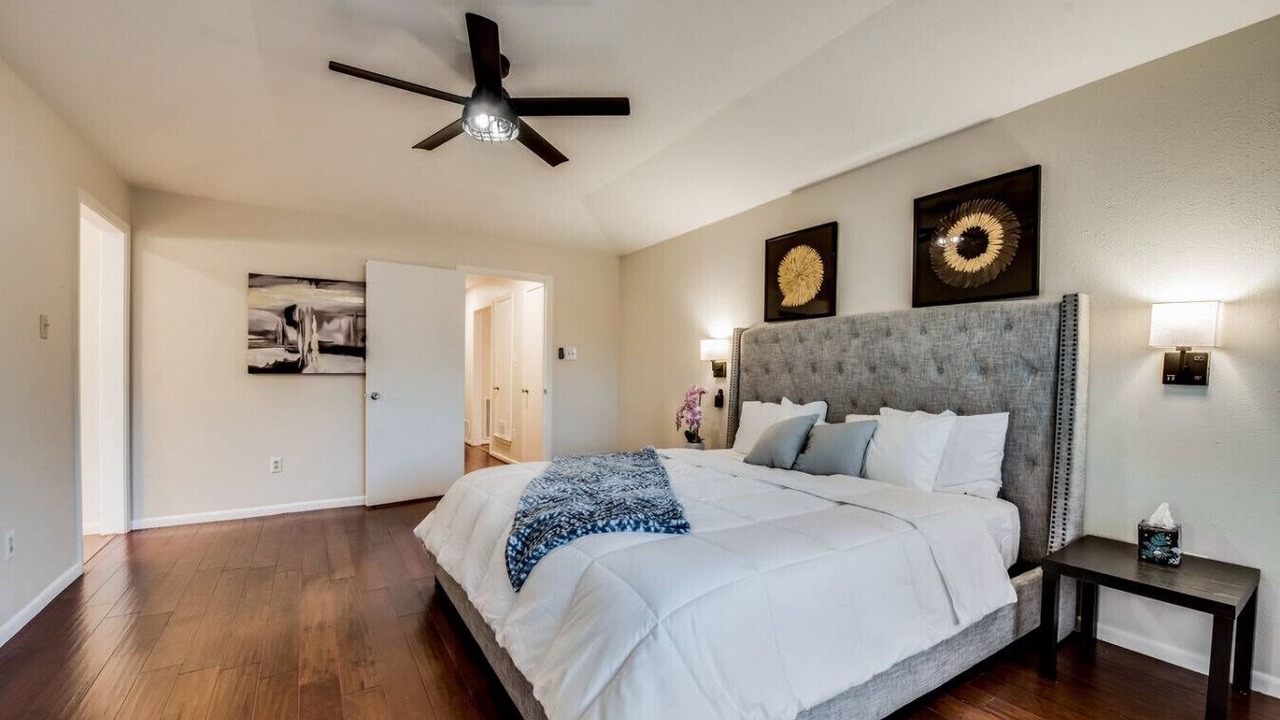 Photo of Bedroom in Lake Highlands