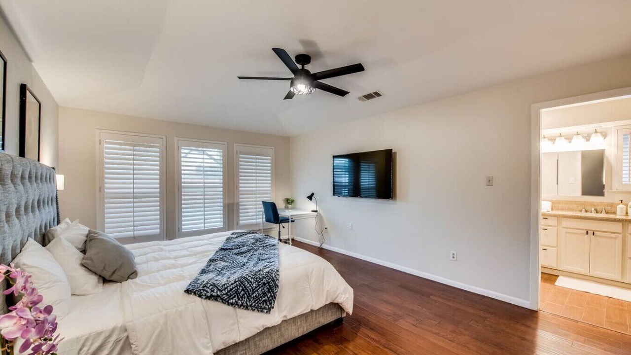 Photo of Bedroom in Lake Highlands