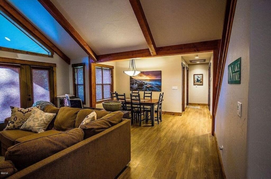 Photo of Livingroom in Rexford