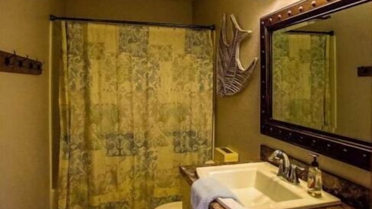 Photo of Bathroom in Rexford