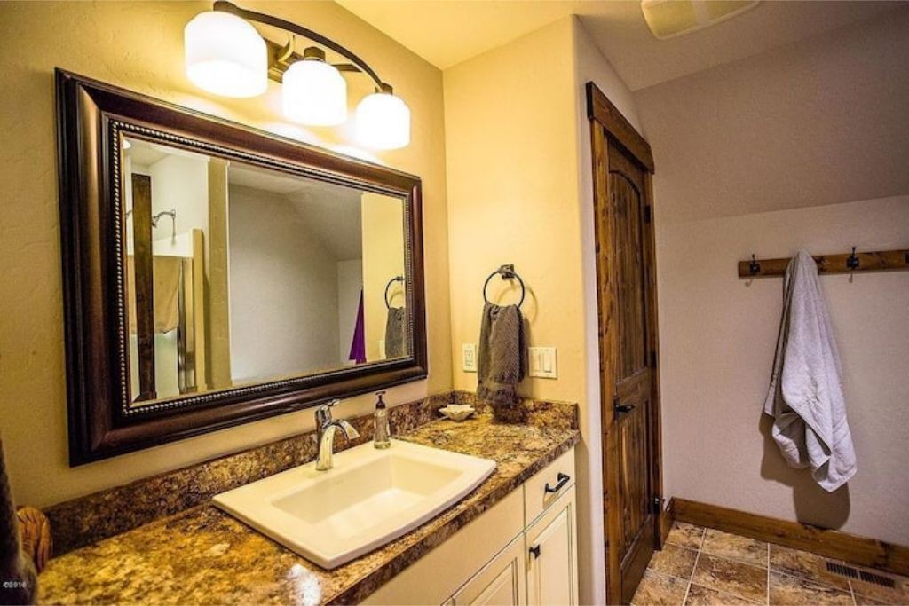 Photo of Bathroom in Rexford