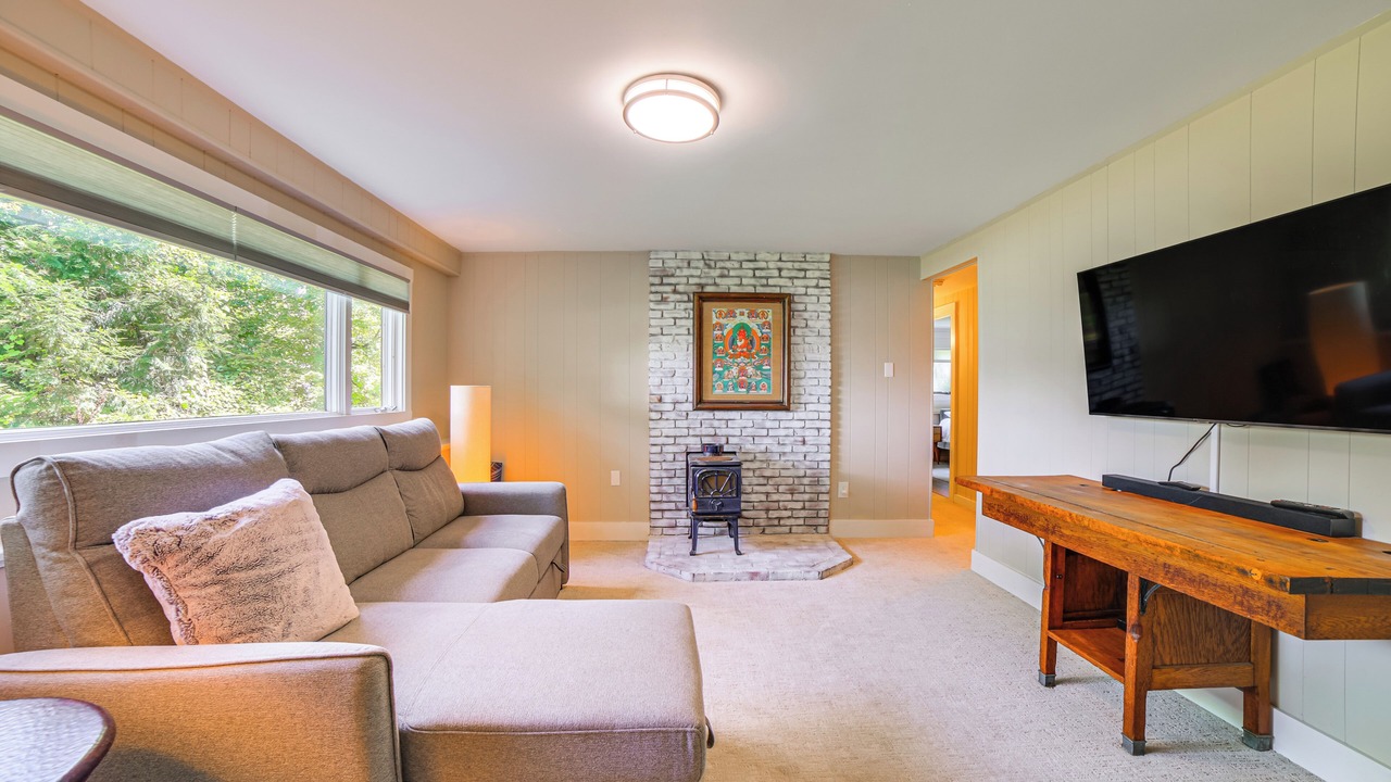 Photo of Livingroom in Brownsville