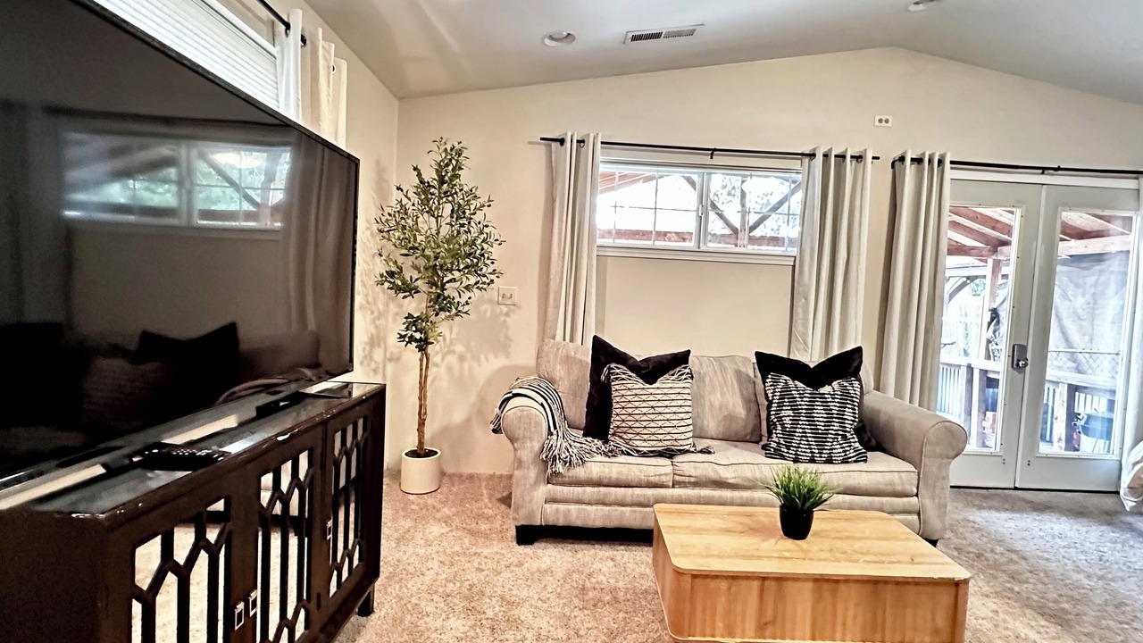 Photo of Livingroom in Medford