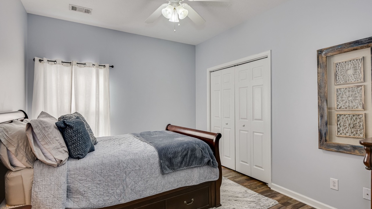 Photo of Bedroom in Midtown