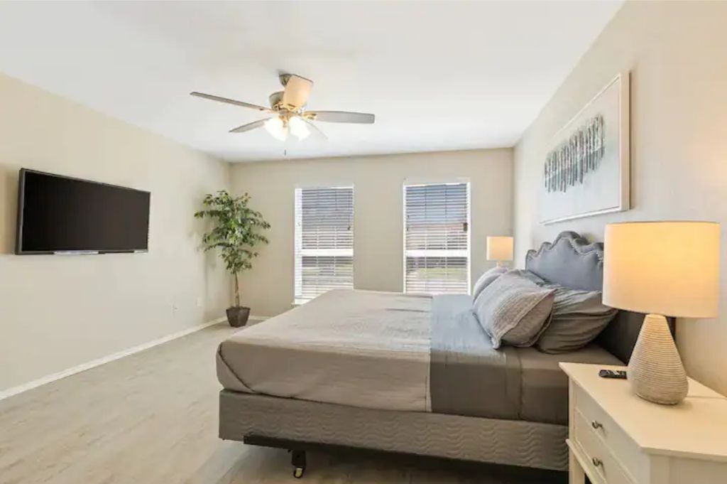 Photo of Bedroom in Garland