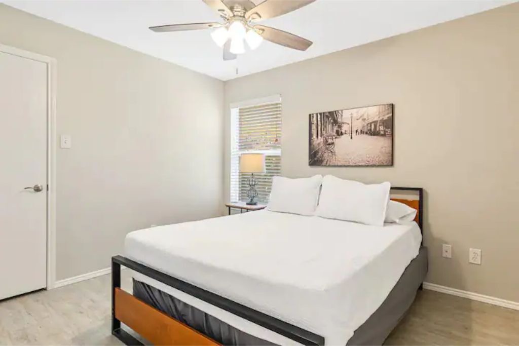 Photo of Bedroom in Garland