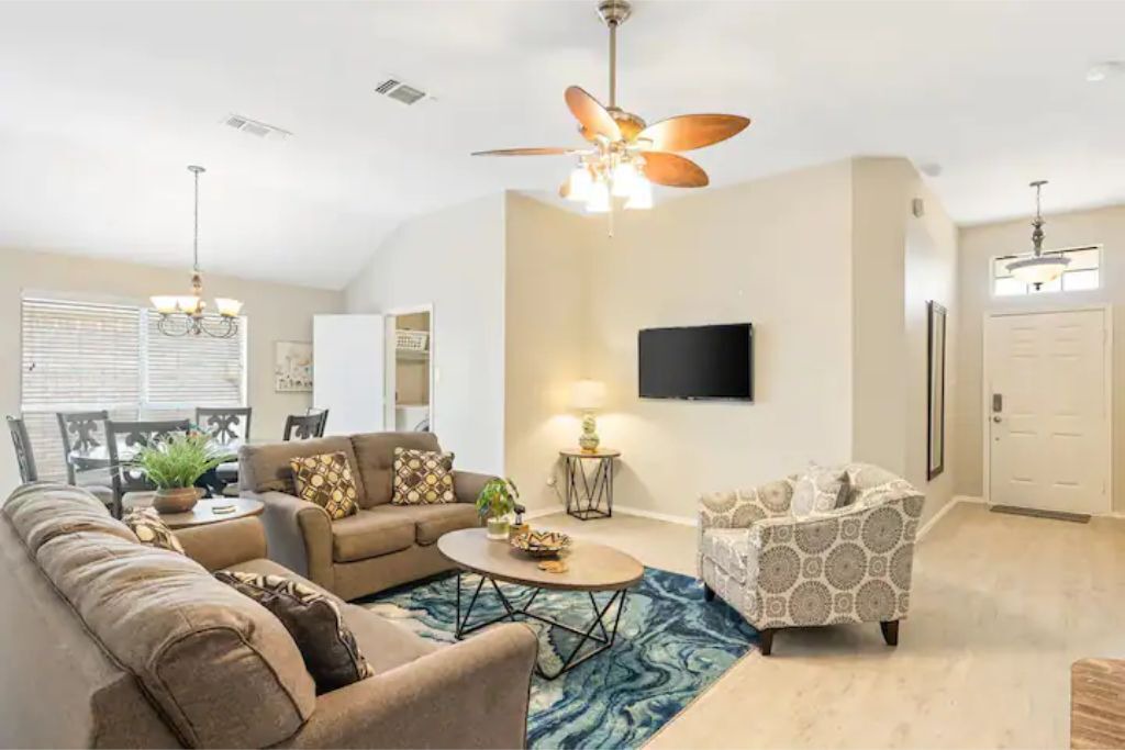 Photo of Livingroom in Garland