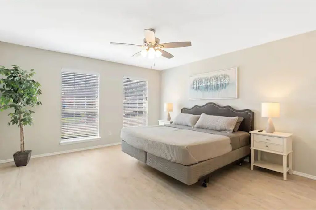 Photo of Bedroom in Garland
